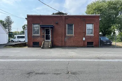 77 Meadow St 1