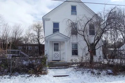 11 Lorenzo St