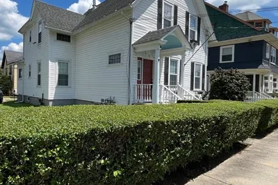 36 Dresser St