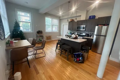362-364 W 4th Street #1 1