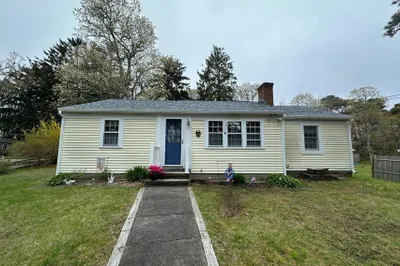39 Naushon Road 1