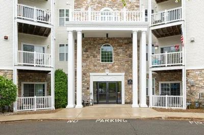 21 Hampshire Rd #201 1
