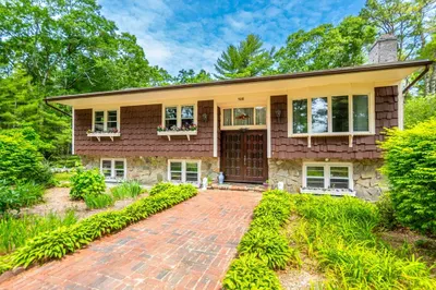 128 Quinaquisset Ave