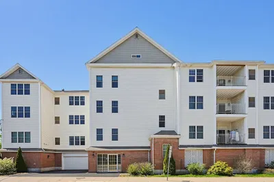 51 Pearl St #205 1