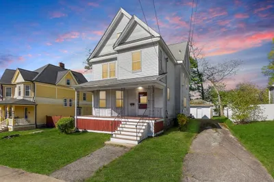 142 Hawthorne St