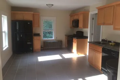 11 Hawes St #3 1