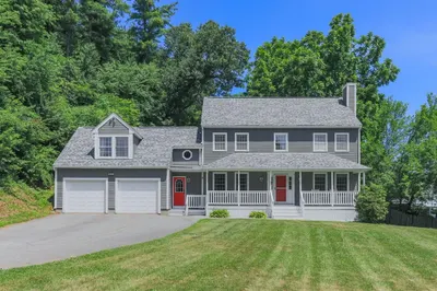431 Martins Pond Rd 1