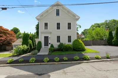 21 Tyng St