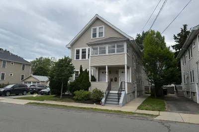 28-30 Chestnut St #28 1