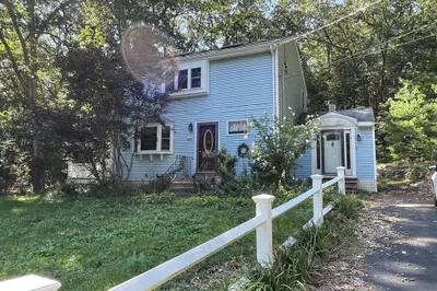 15 Forest St