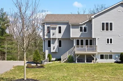 401 Old Bridge Ln #401 1