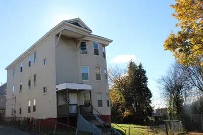 8 Ingalls St 1