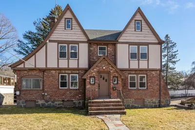 162 Grove St 1