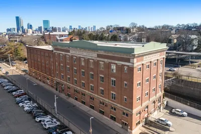 156-168 Terrace St #402 1