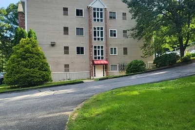 44 Maria Ave #302 1
