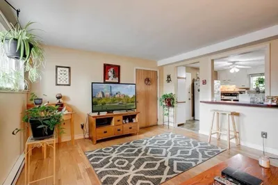 36 Essex St #10 1