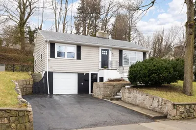 326 Austin St