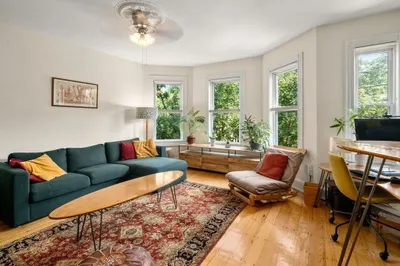 124-126 Minden St #126-2