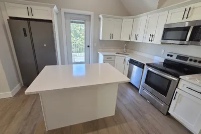 139 Harrishof St #3 1