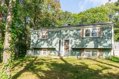 64 Hillside Dr 1