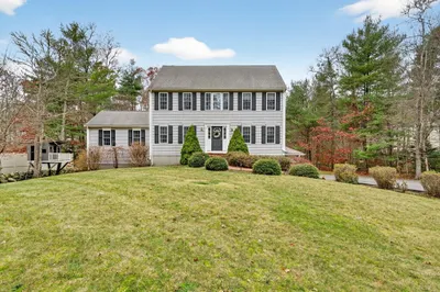 60 Lakeside Ave