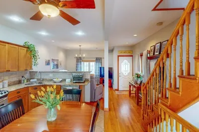 4 Kemble Pl #SFR