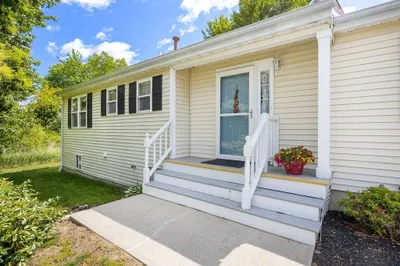 37 Brookbend Way East Way #84 1