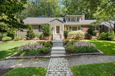 44 Valley Rd 1
