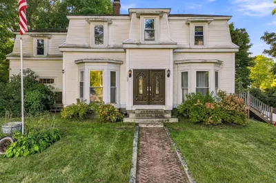52 Central St 1