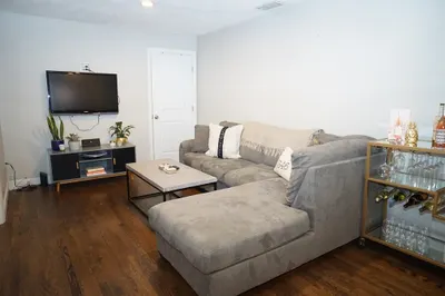 90 Prince St #2