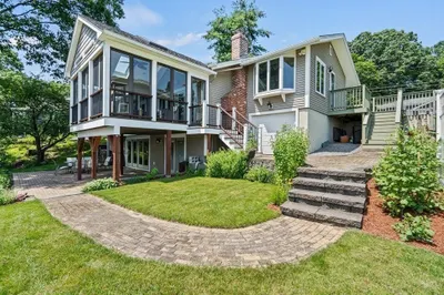 45 Fort Meadow Drive