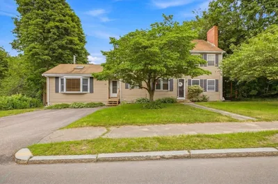 551 Pleasant St 1