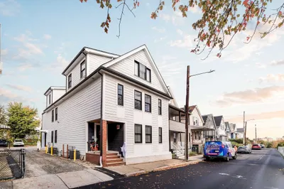 74 Moreland St #2 1