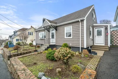 5 Ballard St