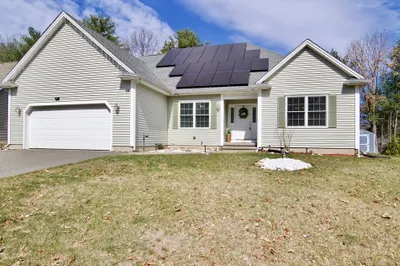 114 Barrington Dr 1