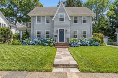 80 Greenlawn Ave