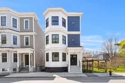 333 Maverick St #2