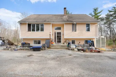 6 Plum Tree Ln