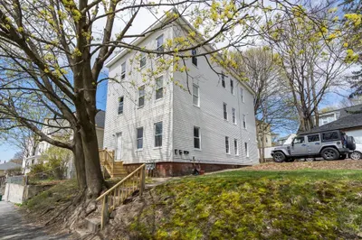 34 Esther St 1