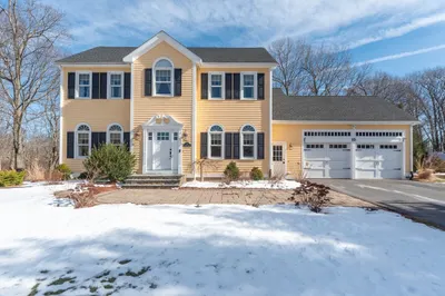 15 Rockwell Drive