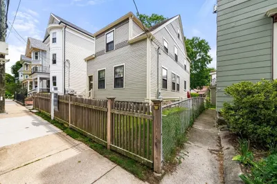 32 Clive St