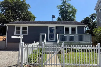 44 Maitland St