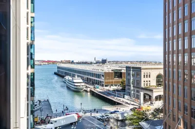 135 Seaport Blvd #906 1