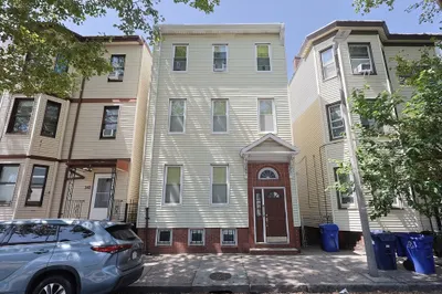 344 Chelsea St 1