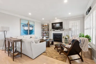 7 Bethpage Lane 1