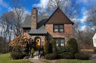 62 Longview Dr
