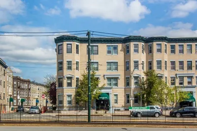 1427 Commonwealth Ave #6-103