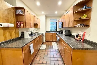 96 Gainsborough Street #103W 1