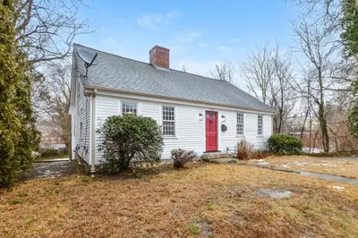 174 Front Street 1