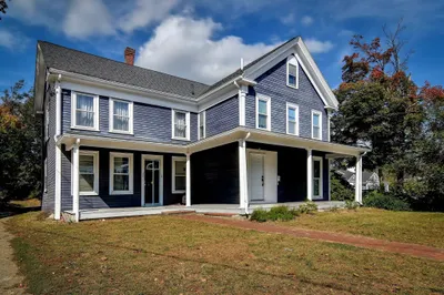 136 Commonwealth Rd 1